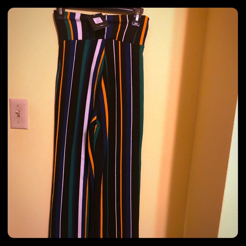 💕Brand new Fashion Nova - Striped pants